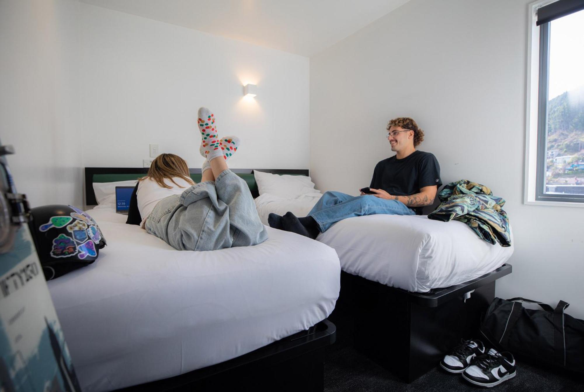Lylo Квінстаун Екстер'єр фото A student room at the University of Brighton