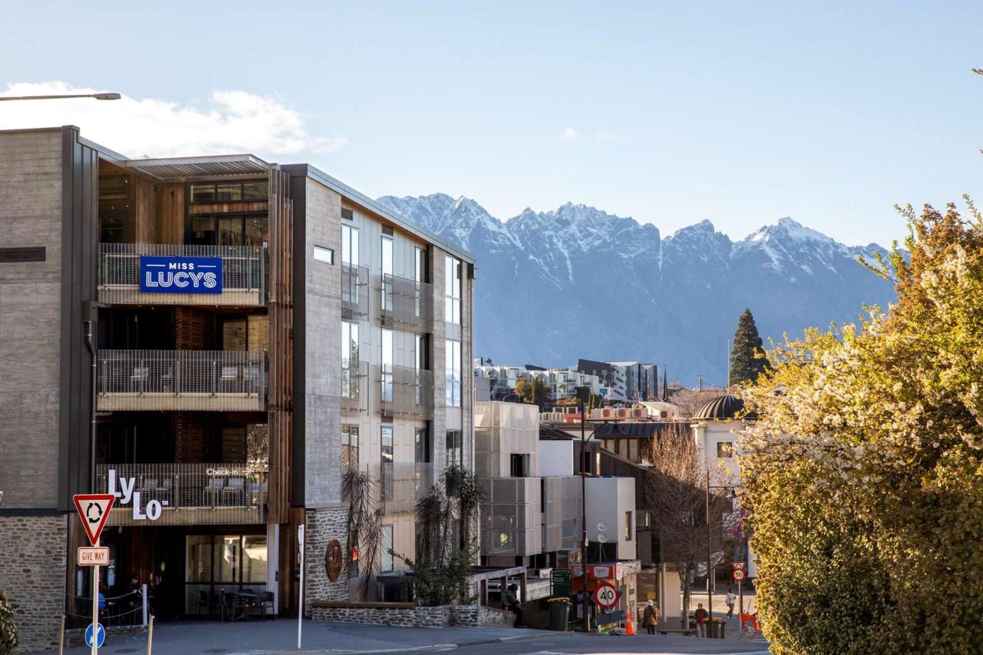 Lylo Квінстаун Екстер'єр фото The Southern Alps from the centre of Queenstown